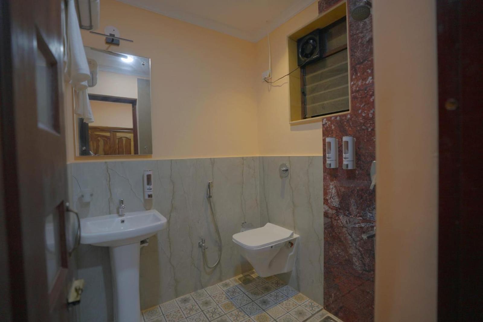 Cola Atmani Waterfront Resort מראה חיצוני תמונה